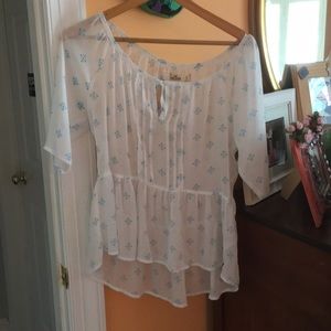 White blouse w/design